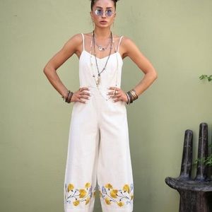 Like new, beautiful cotton and straw Club Monaco jump suit.